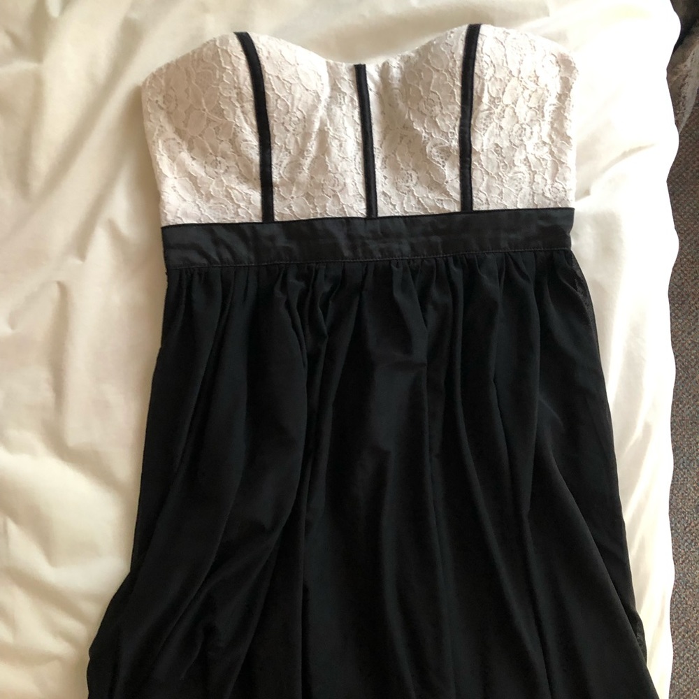 Wet Seal Black and White Strapless mini dress